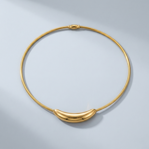 luna curve necklace